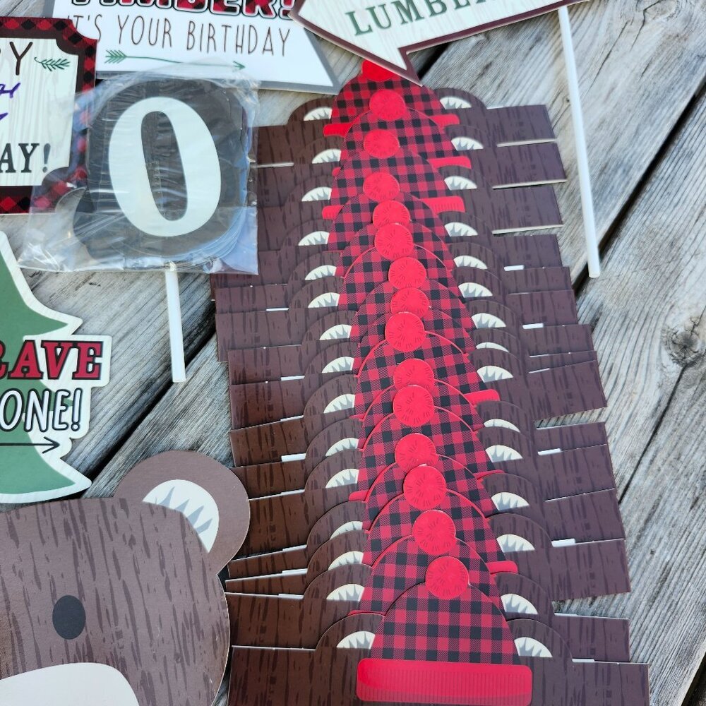 LARGE WILD BIRTHDAY DECORATION LOT BANNER Photo Props ALL AGES Outdoors Canadian - Picture 12 of 16